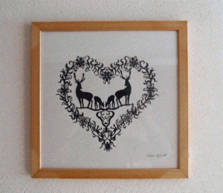 Scherenschnitt Hirsche im Herz